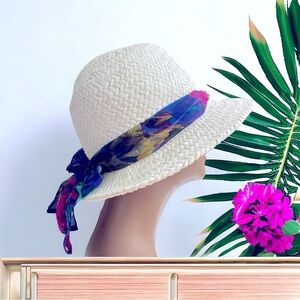 Marks & Spencer 100% Paper Straw hat. Great for your Summer days and Vacations
